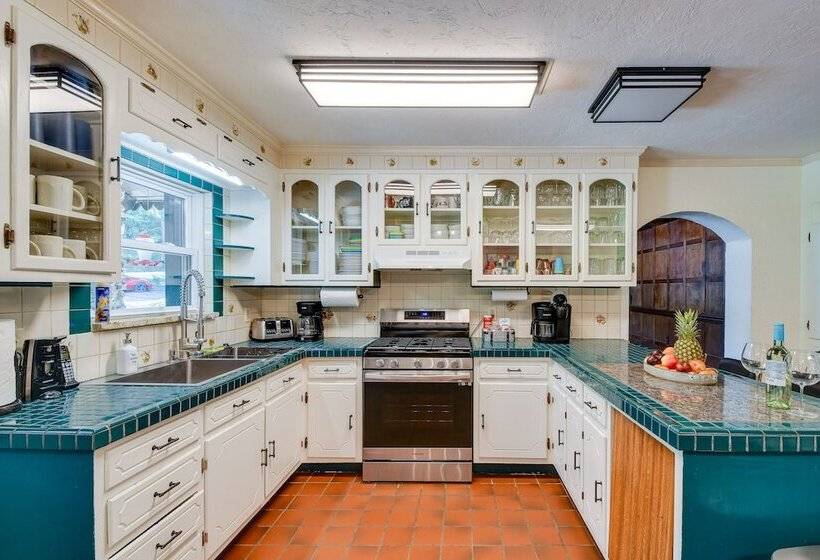 Missouri Castle W/ Private Lake, Pool & 100 Acres!