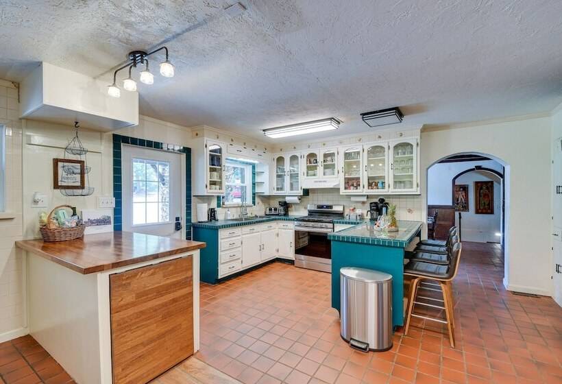 Missouri Castle W/ Private Lake, Pool & 100 Acres!