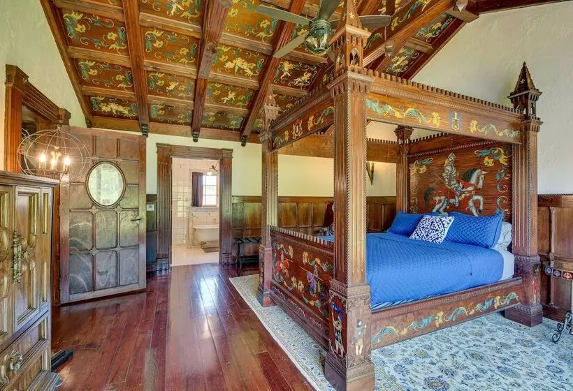 Missouri Castle W/ Private Lake, Pool & 100 Acres!