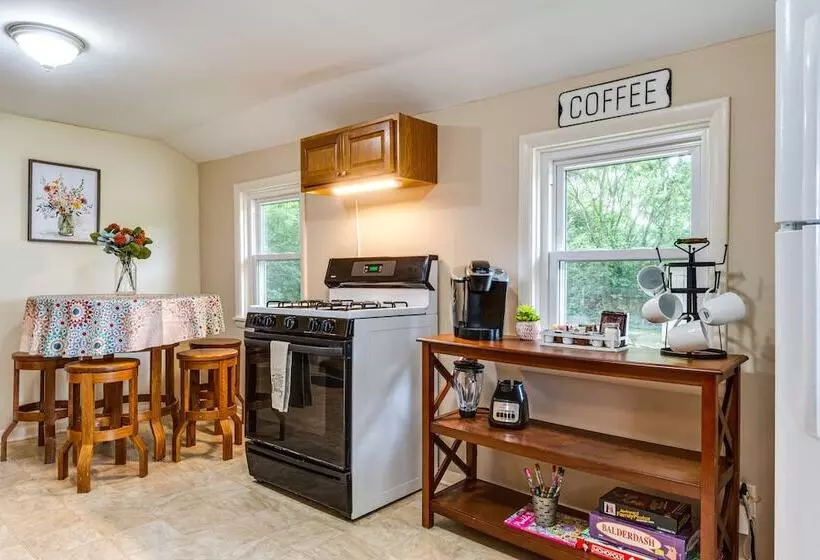 Peaceful Franklin Cottage ~ 1 Mi To Downtown!