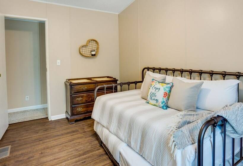 Secluded Rural Home In Normangee!