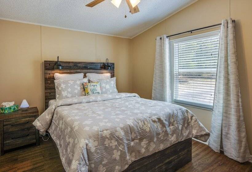 Secluded Rural Home In Normangee!