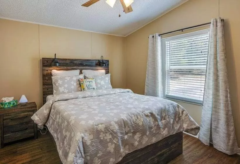 Secluded Rural Home In Normangee!