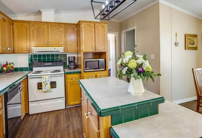 Secluded Rural Home In Normangee!