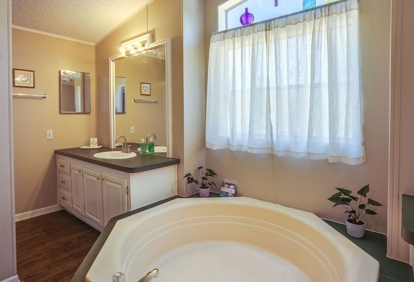 Secluded Rural Home In Normangee!