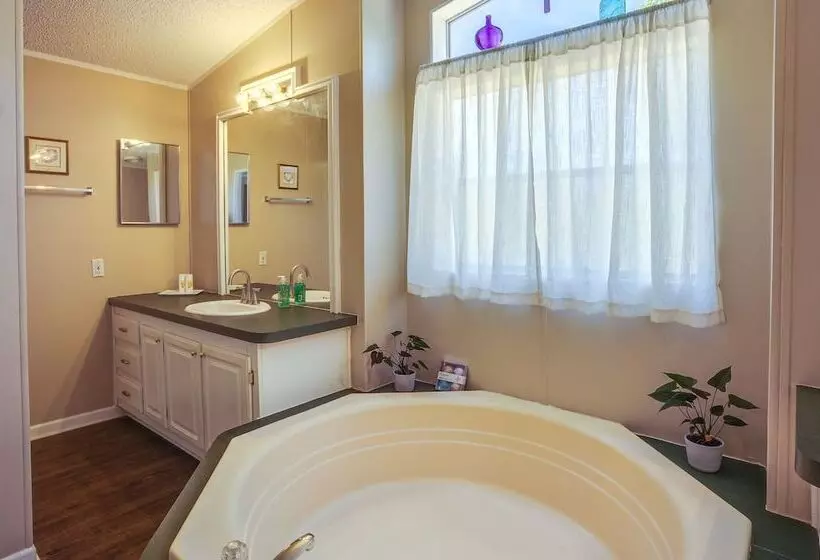 Secluded Rural Home In Normangee!