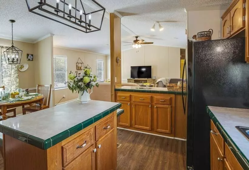 Secluded Rural Home In Normangee!