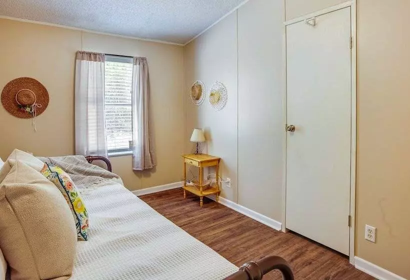 Secluded Rural Home In Normangee!