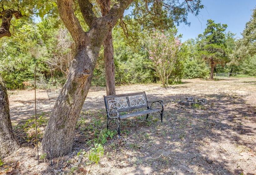 Secluded Rural Home In Normangee!