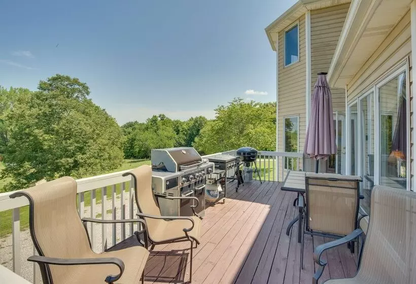 Country Living W/ Spacious Yard: Sibley Home!