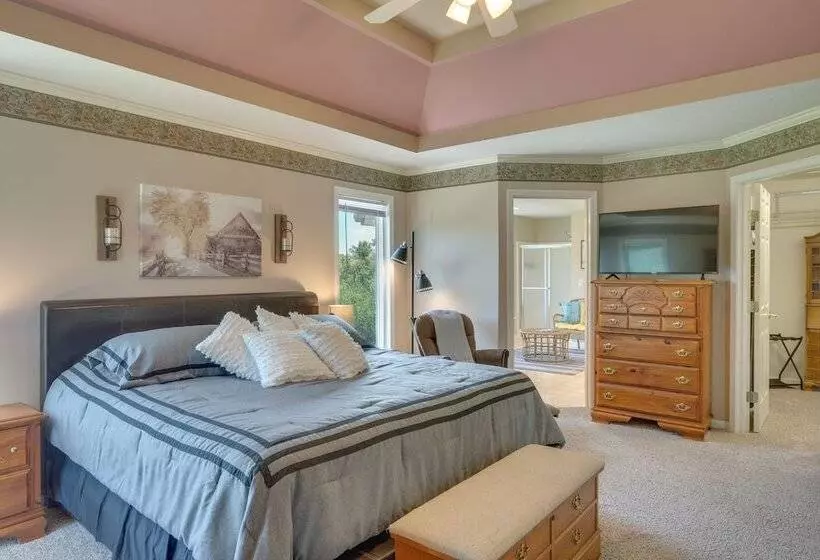 Country Living W/ Spacious Yard: Sibley Home!