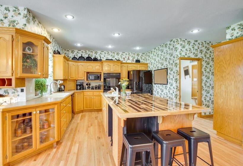 Country Living W/ Spacious Yard: Sibley Home!