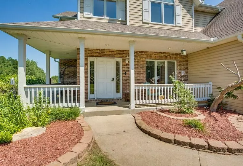 Country Living W/ Spacious Yard: Sibley Home!