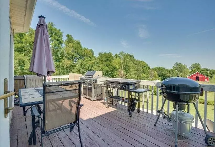 Country Living W/ Spacious Yard: Sibley Home!