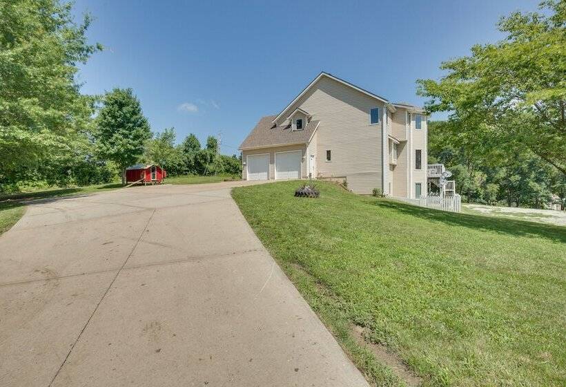 Country Living W/ Spacious Yard: Sibley Home!