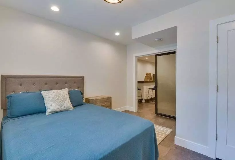 Spacious Lake Ontario Getaway: Steps To Beach!