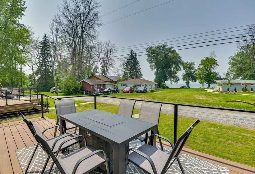 Spacious Lake Ontario Getaway: Steps To Beach!