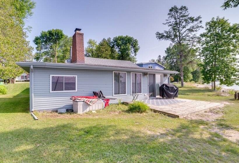 Waterfront Lake Michigan Retreat W/ Beach!