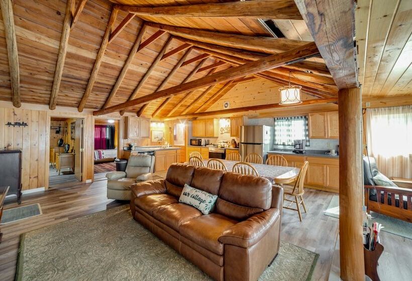 Waterfront Lake Michigan Retreat W/ Beach!