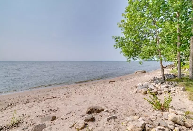 Waterfront Lake Michigan Retreat W/ Beach!