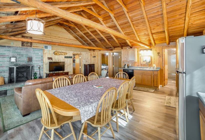 Waterfront Lake Michigan Retreat W/ Beach!