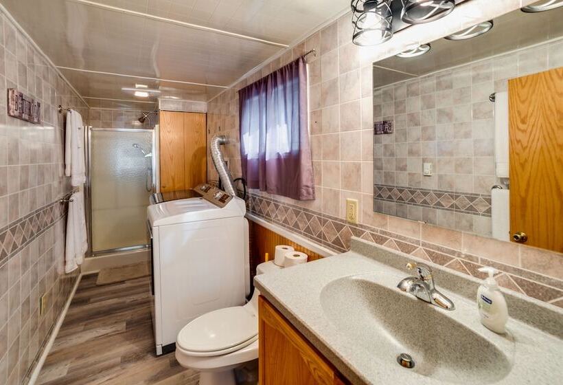 Waterfront Lake Michigan Retreat W/ Beach!