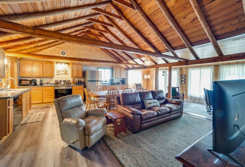 Waterfront Lake Michigan Retreat W/ Beach!