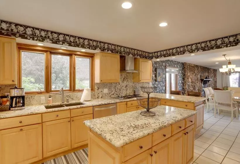 Waterfront Luna Pier Home 14 Mi To Downtown Toledo