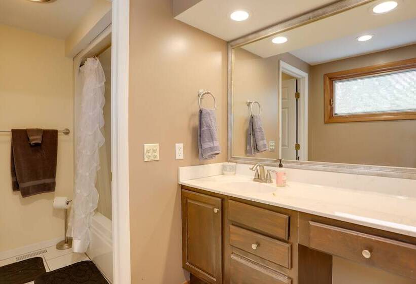 Waterfront Luna Pier Home 14 Mi To Downtown Toledo