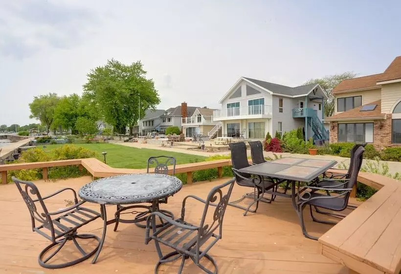 Waterfront Luna Pier Home 14 Mi To Downtown Toledo