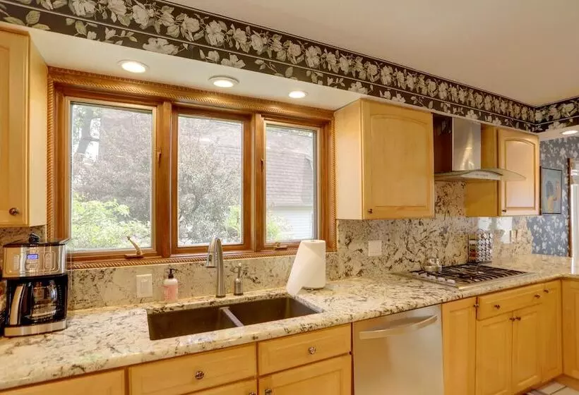 Waterfront Luna Pier Home 14 Mi To Downtown Toledo