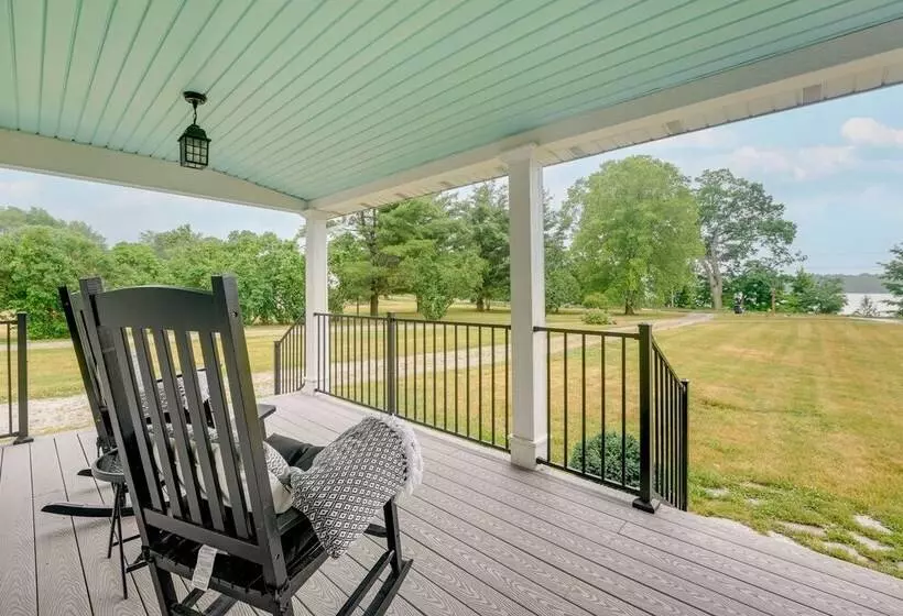 Wolcottville Farmhouse: 18 Mi To Shipshewana