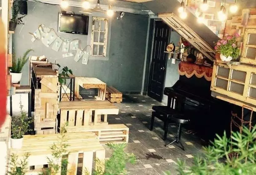 Da Lach Foodie Hostel