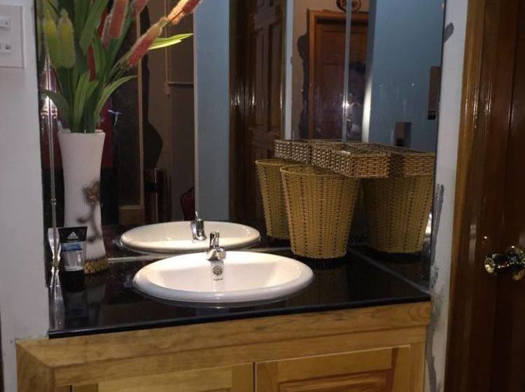 Da Lach Foodie Hostel