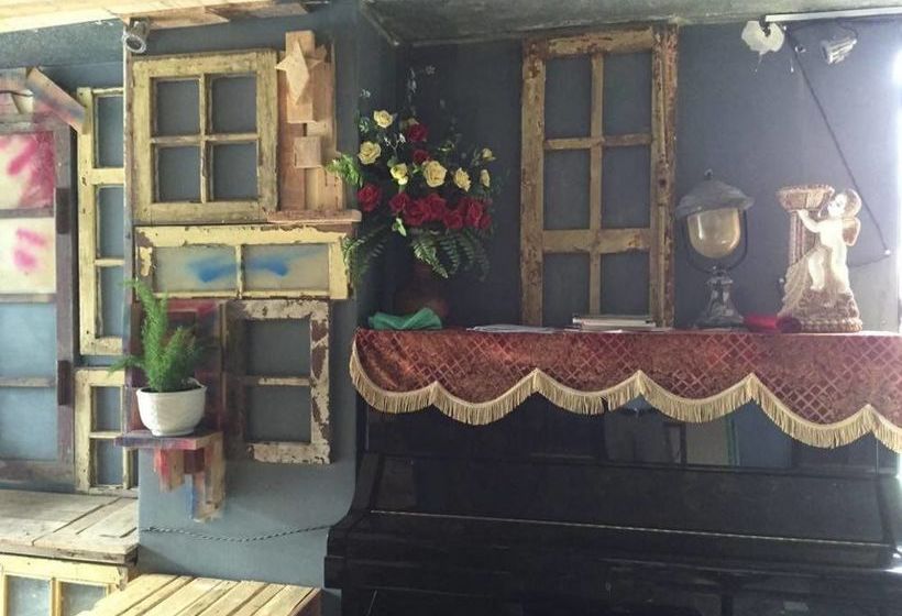 Da Lach Foodie Hostel