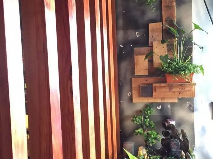 Da Lach Foodie Hostel