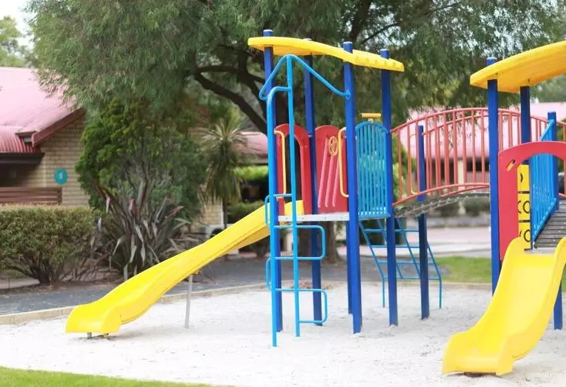 Hotelli Busselton Villas And Glamping Village