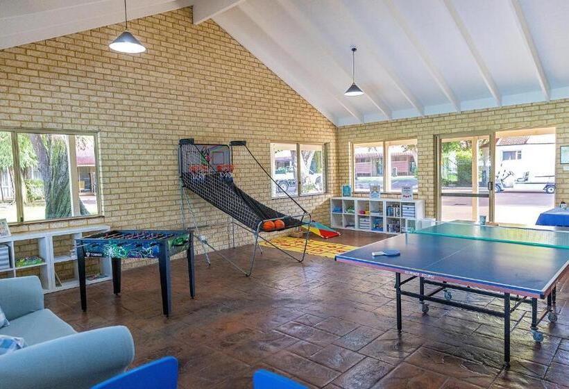 בית מלון כפרי Busselton Villas And Glamping Village