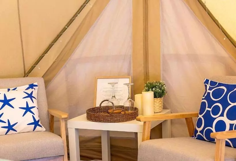 Hotelli Busselton Villas And Glamping Village