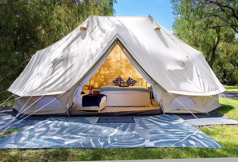 Hotelli Busselton Villas And Glamping Village