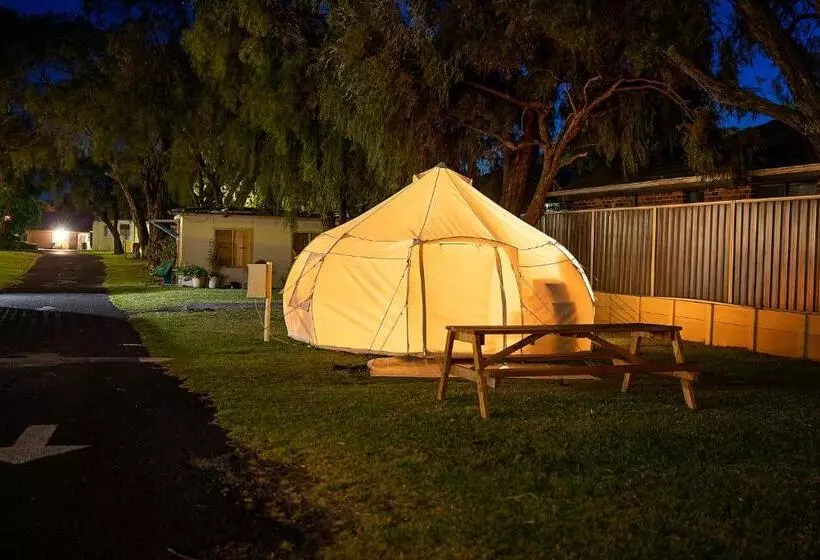 Hotelli Busselton Villas And Glamping Village