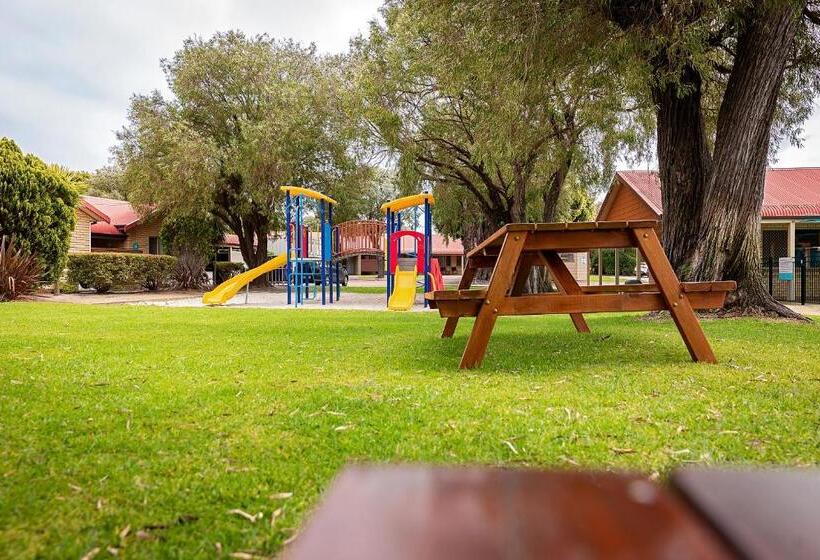 בית מלון כפרי Busselton Villas And Glamping Village