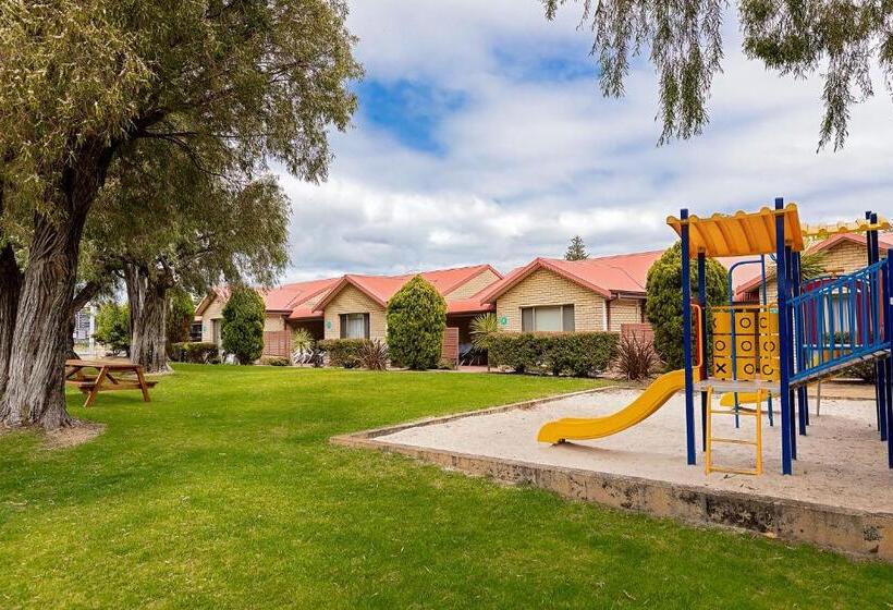 בית מלון כפרי Busselton Villas And Glamping Village