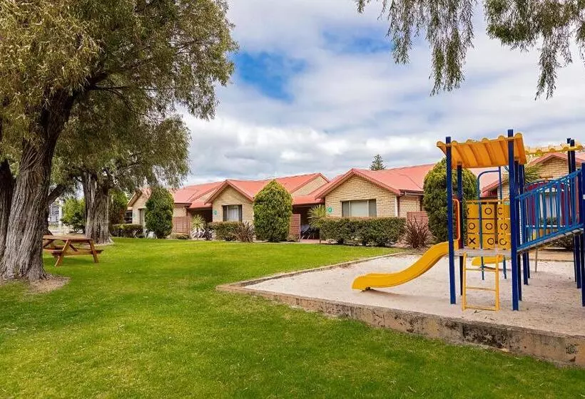 Hotelli Busselton Villas And Glamping Village