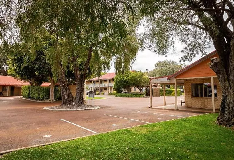 Hotelli Busselton Villas And Glamping Village