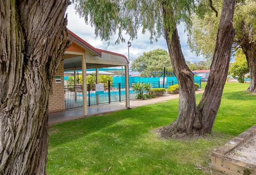 Hotelli Busselton Villas And Glamping Village