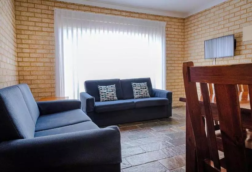 Hotelli Busselton Villas And Glamping Village