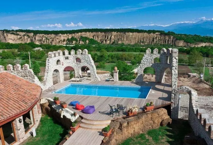 هتل Chateau Mere