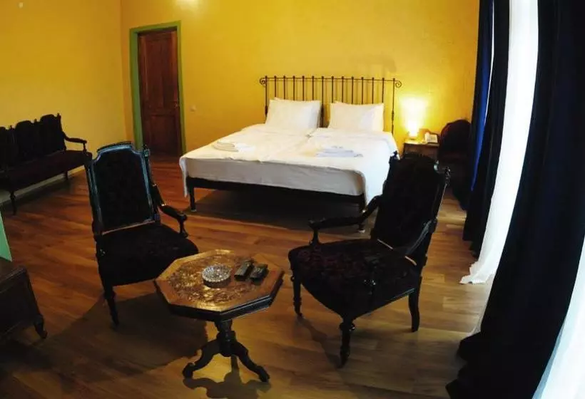 هتل Chateau Mere