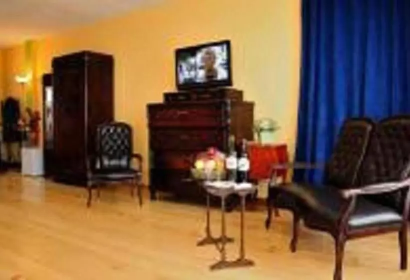 هتل Chateau Mere